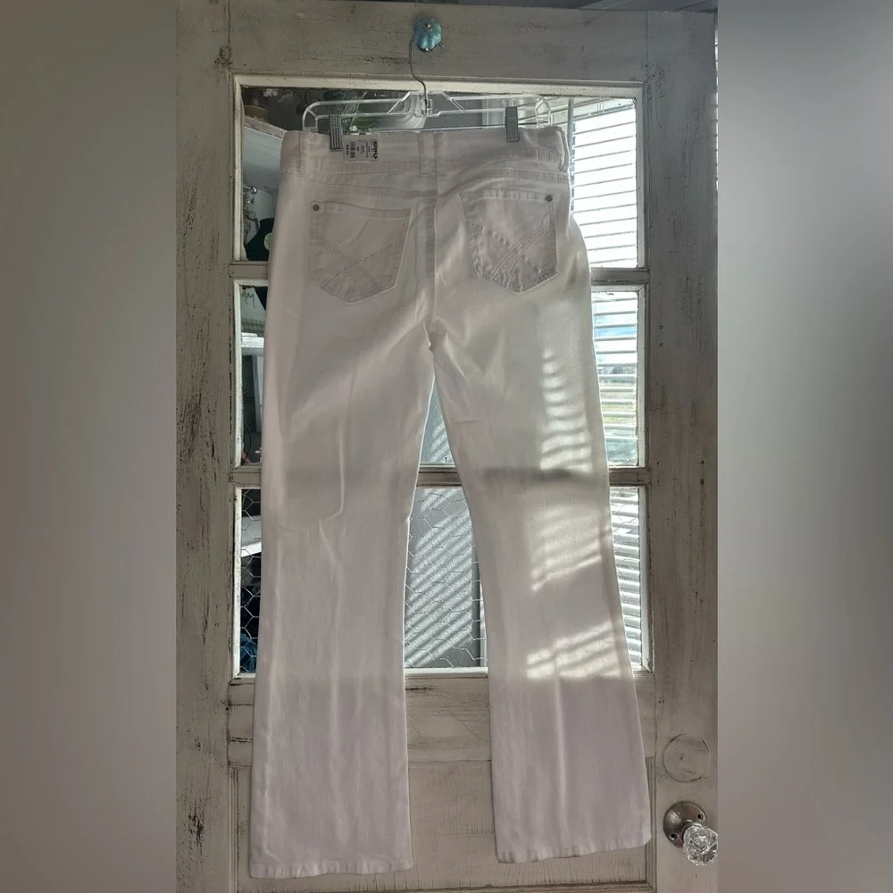 NWT Wallflower | Slim BootCut White Jean